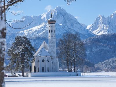 Die Colomanskirche in herrlicher Winterlandschaft